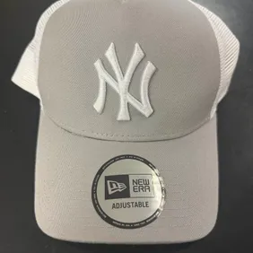 New York Yankees New Era Trucker Cap Grey/White