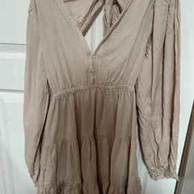 NWT Boohoo Tie Back Dress - Chic & UnwornElevate your wardrobe with this pristine, never worn Boohoo