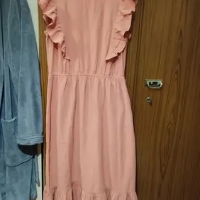 lovely frill long dress size 14 lovely dress worn once as dosent suit me ruffles of front and back a