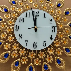 Peacock Splendor Wall Clock - Time in Vibrant Elegance