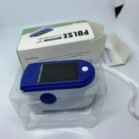 Accurately determine your SpO2 (blood oxygen saturation levels), pulse rate and pulse strength in 10