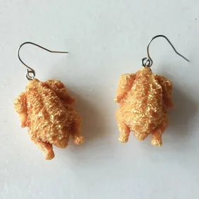 Big realistic resin chicken earrings on 304 stainless steel hooks. Perfect for fancy dress or xmas p