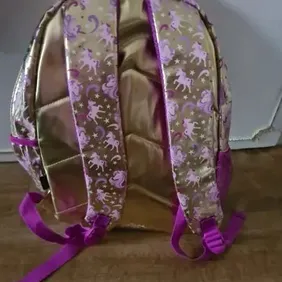 girls smiggle backpack. Gold and pink smiggle bag with unicorns. In good condition