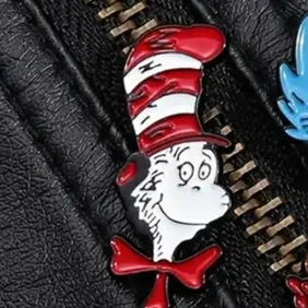 Cat in the Hat cartoon character enamel pin badge tie lapel cap pin