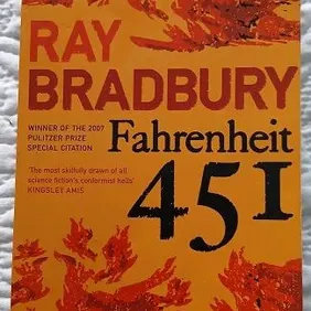 Fahrenheit 451, Ray Bradbury, UK pb 2008