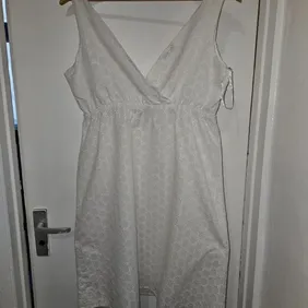 Breezy White Papaya Dress - Size 14, Perfect for Spring/Summer