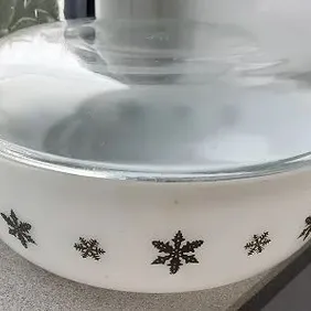 Pyrex 'Black Snowflake' Bowl with Lid, retro, vintage, shabby chic