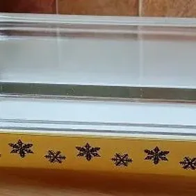 Pyrex 'Snowflake' Gaiety Yellow rectangular casserole lidded dish, vintage