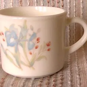 Pyrex England 'Blue Iris' MUG, retro, Shabby Chic, 1980s, cute