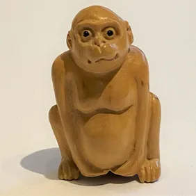 Netsuke in Wood, Hand Carved; Ape – vintage Japanese