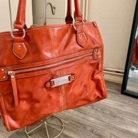 Chic & Vibrant Franco Sarto Leather Tote - Your Perfect Accessory!