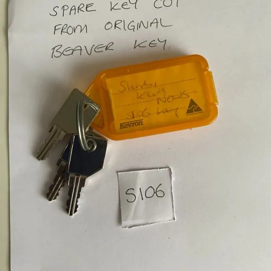 Beaver single coin mechanism (will fit all Beaver Machines) £1 50p 20p Beaver single coin mechanism (will fit all Beaver Machines) £1 50p 20p
