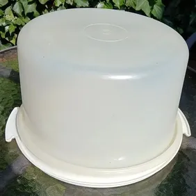 Tupperware Tall Cake Dome Store & Serve Base, vintage