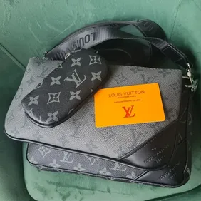 Trio shoulder bag lv only worn once still in as good as new condition 