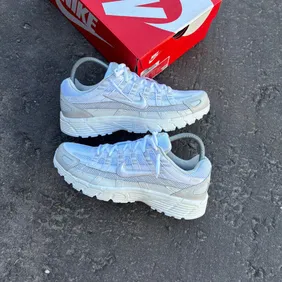 NIKE P-6000 WHITE SAIL VAST GREY