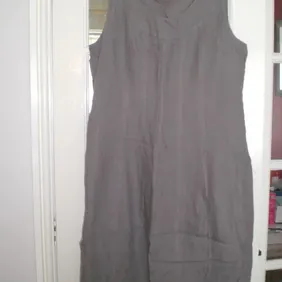 Ladies brown sleeveless dress with zip fastening on one side, 100% linen. Length from top of shoulde