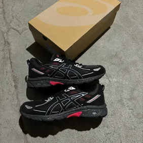 Have sizes 7.5, 8, 8.5, and 10