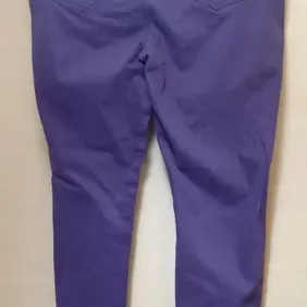 Women's purple skinny jeans size 14R, still with tags, never worn 