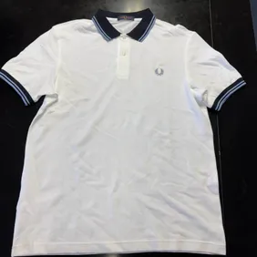 Fred Perry Men's White/Blue T-Shirt Size L