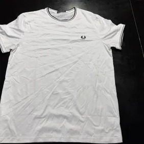 Fred Perry Men's White T-Shirt Size L