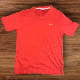 Slazenger Red T-Shirt Small - Athletic Comfort Fit Casual TeeGrab this vibrant red Slazenger t-shirt