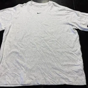 Nike The Nike Tee Men's Light Grey T-Shirt Size XL Loose Fit