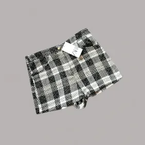 BNWT.ZARA Tweed Check Shorts with Gold Button Detail (L)