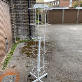 Spinning shop display stand rotating product packet