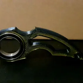 Stealth & Shine: Black & Gold Keyrambit