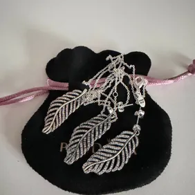 Pandora feather pendant necklace set