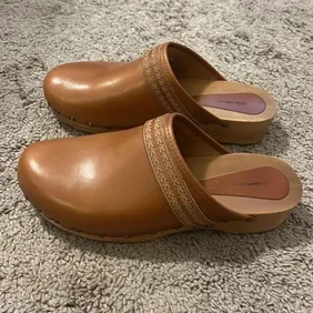 Step into Comfort with Chic Tan & Brown Clogs for Women