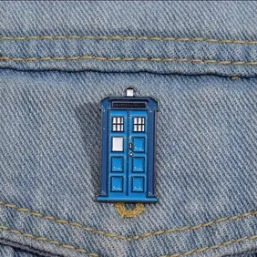 Pin Badge 007 - Tardis