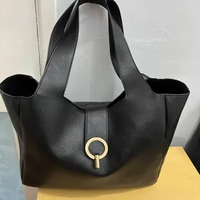 This is a new  without tag leather big bag
