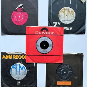 5 x 45 rpm Vinyls; Police, Nilsson, Frampton, Siouxie & Ivy League