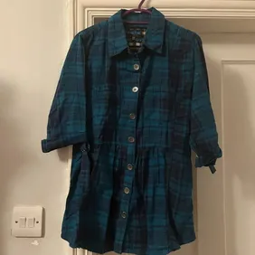 Chic Turquoise Charm - 3/4 Sleeve Bliss