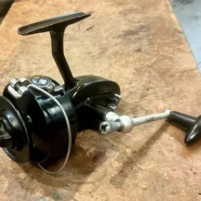 MITCHELL 306 FIXED SPOOL REEL ALL THE  USUAL MITCHELL FEATURES BIT MORE HEAVY DUTY THAN THE 300 EXTR