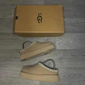 UGG TAZZ SAND SLIPPERS