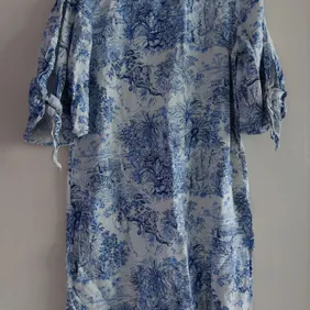 BNWOT H&M leapard and tree blue print dress. This would go lovely with leggings