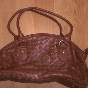 Brown Anne Klein leather handbag with main zipped pocket and another zipped pocket + 2 open pouches 