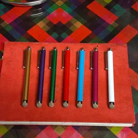 7-Pack Multi-Color Microfiber Tip Stylus Pens for Touchscreen DevicesGet precision & cleanliness wit