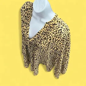 Mint Velvet Leopard Print Blouse (10)