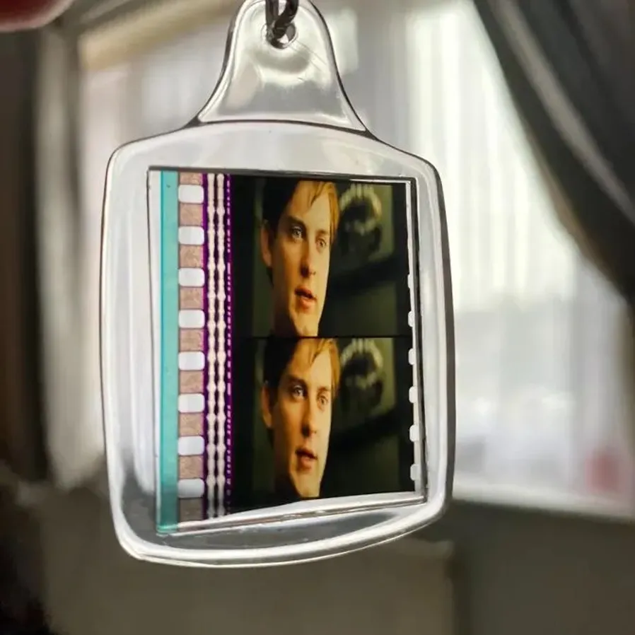 Marvels Spiderman starring Toby Maguire movie key ring film cell 35mm ...