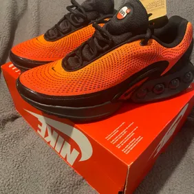 Nike air tn brand new size 8 in a half box orange lovely trainer 