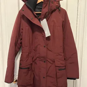 Elegant Winter Charm: Women's Burgundy Coat