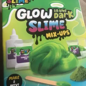 Kids glow in the dark Glow in the dark slime kit set New in box 