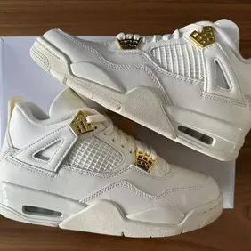 Air Jordan 4 Retro Metallic Gold