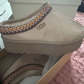 Ugg slipper sliders brand new in box never worn 