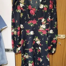 miss selfridge navy blue floral dress size 8 lovely dress only worn once is textured with ruffly bot