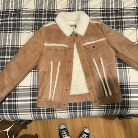 Vintage Charm - Timeless Brown Leather Jacket