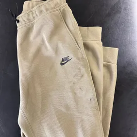 Nike Green Joggers standard fit